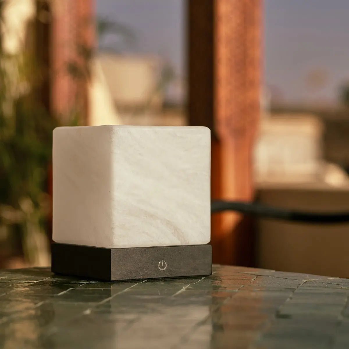 YCE Black Draadloze houten lamp met bevroren glas-oplaadbare, dimbare, 100-uur batterij