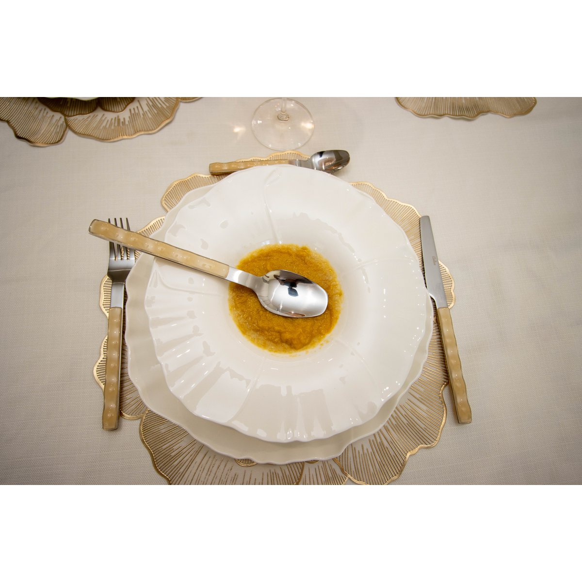 Huisvrouw 24 stuks in zilver met beige handvat