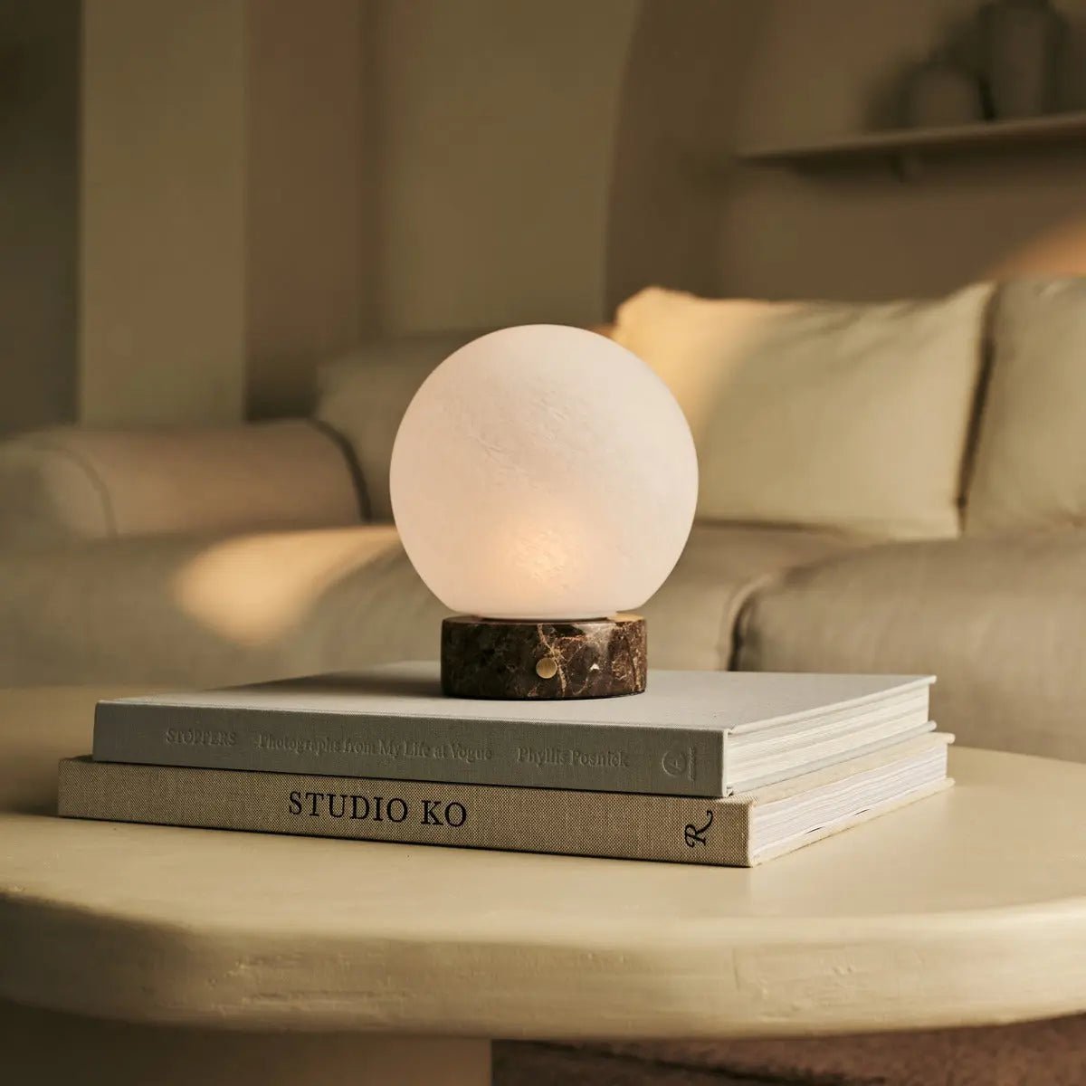 Heem Brown / Emperador Dark - Marmeren oplaadbare tafellamp - 3 lichte modi, draadloos en met glazen verwisselbare lampenkap