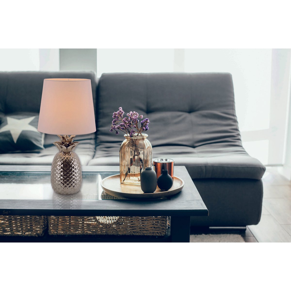 Liv · Houten tafellamp met linnen kap