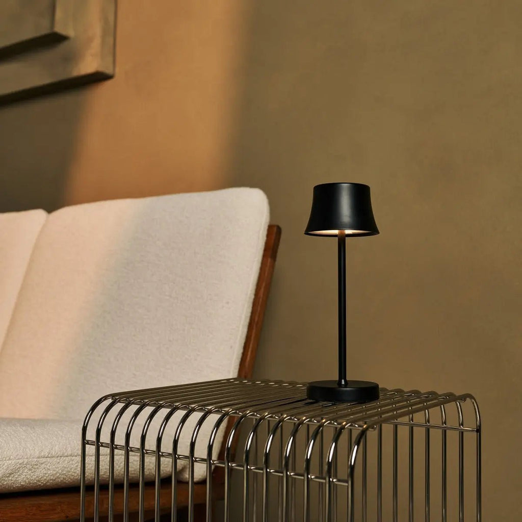 De pijp mini middernacht zwart oplaadbare tafellamp - draadloos opladen, dimbable lamp en 3 lichte kleuren