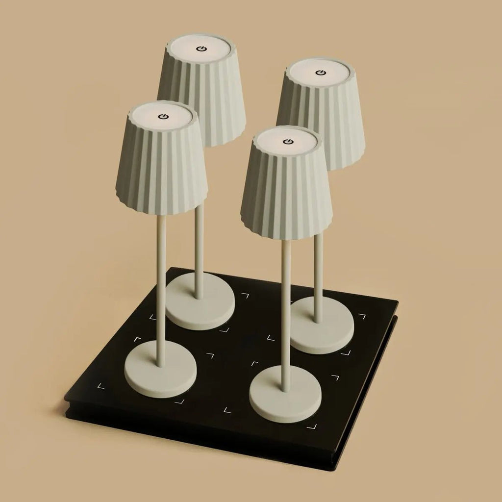 Combi Set Professional-4 x Maya Shadow Gray Oplaadbare tafellampen en 1 x Amstel Wireless Laying Station met Qi-Technology