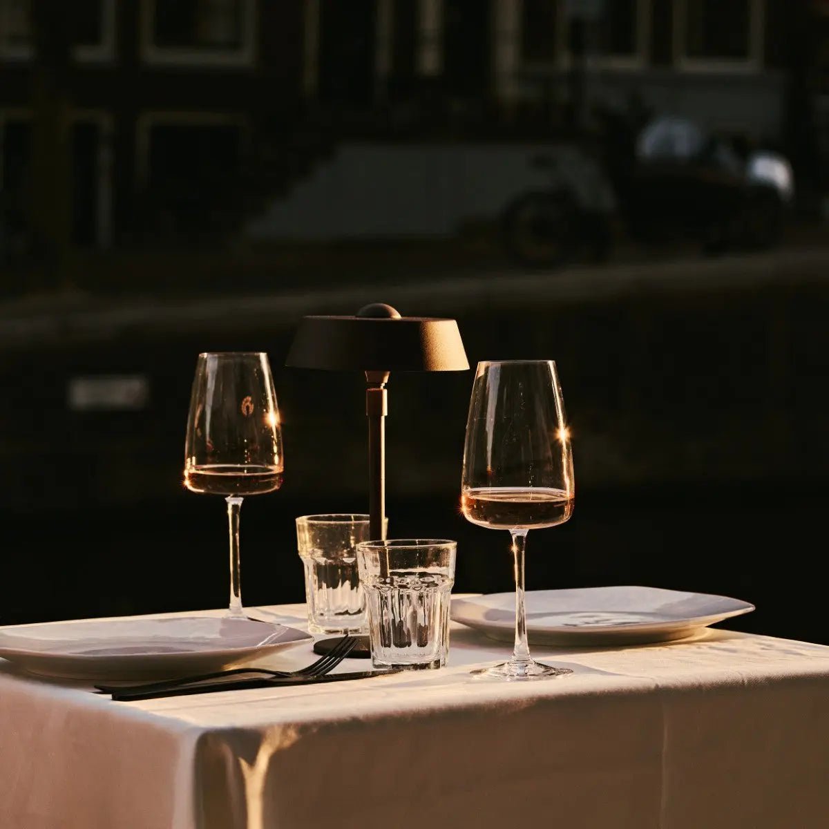 Luca Mocha Brown - USB -oplaadbare lamp L Minimalistisch, speels en dimpelbaar