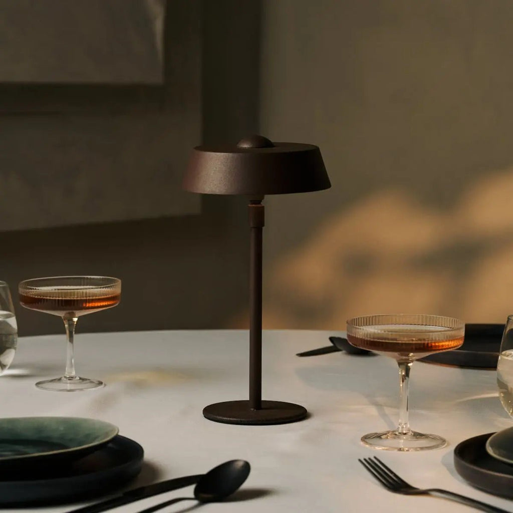 Luca Mocha Brown - USB -oplaadbare lamp L Minimalistisch, speels en dimpelbaar