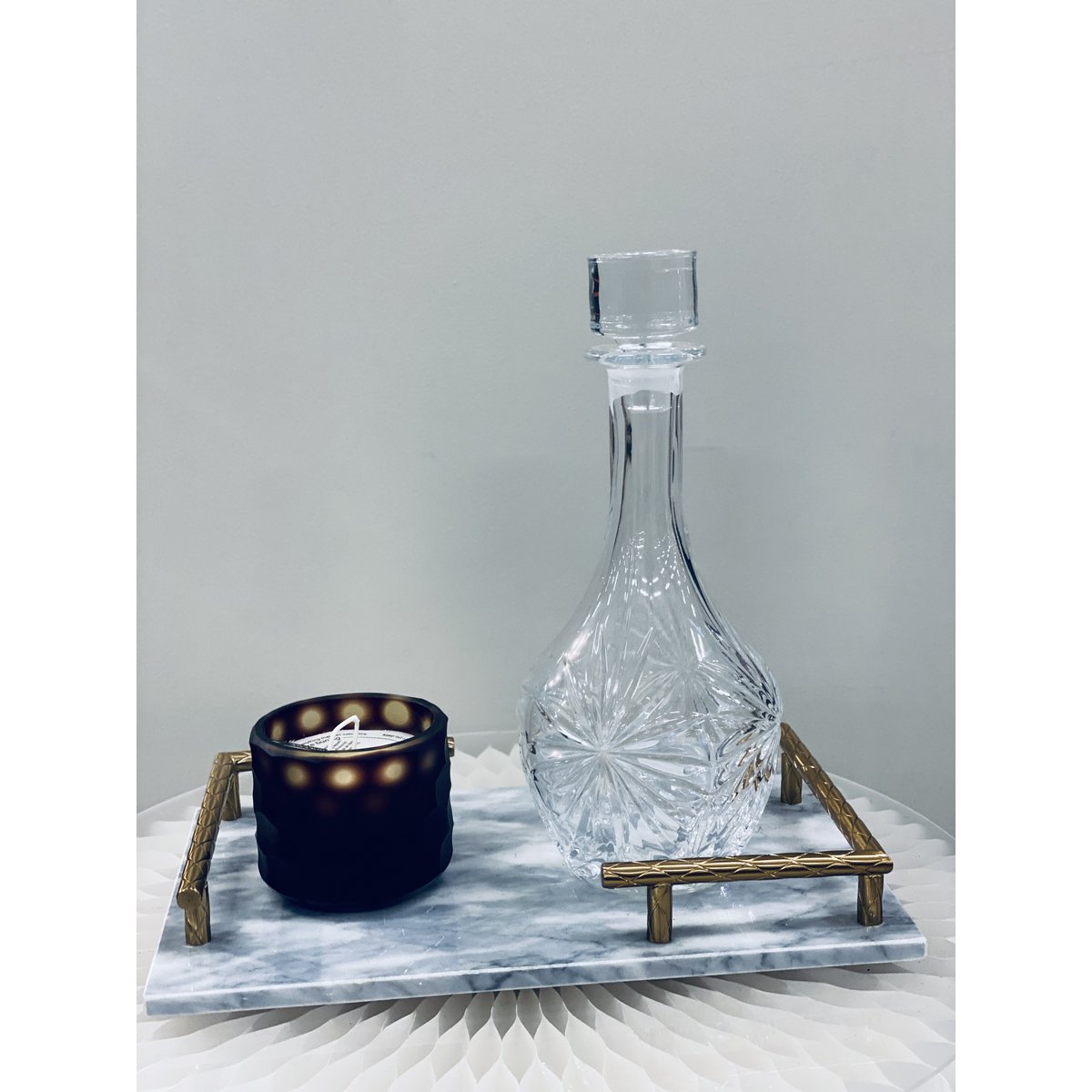 Marmeren dienblad met goudkleurige handgrepen, rechthoekig