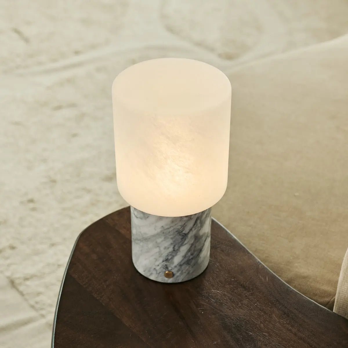 Cuyp White / Bianco Statuarietto - Marmeren oplaadbare tafellamp - draadloos, USB oplaadbaar en tot 100 uur runtime