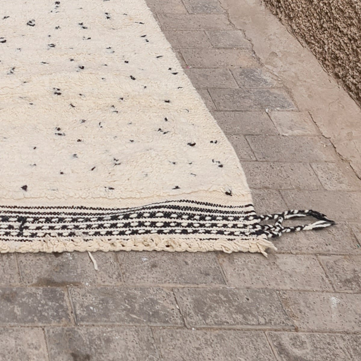 Berber vloerkleed Beni Ouarain Plumetis 190 x 290 cm