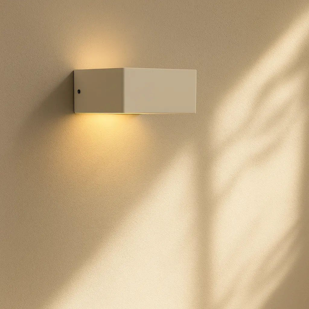 Tessa Vanilla draadloze wandlamp inclusief afstandsbediening, 20 lichte modi, dimable, magnetisch suspensiesysteem en met bewegingssensor