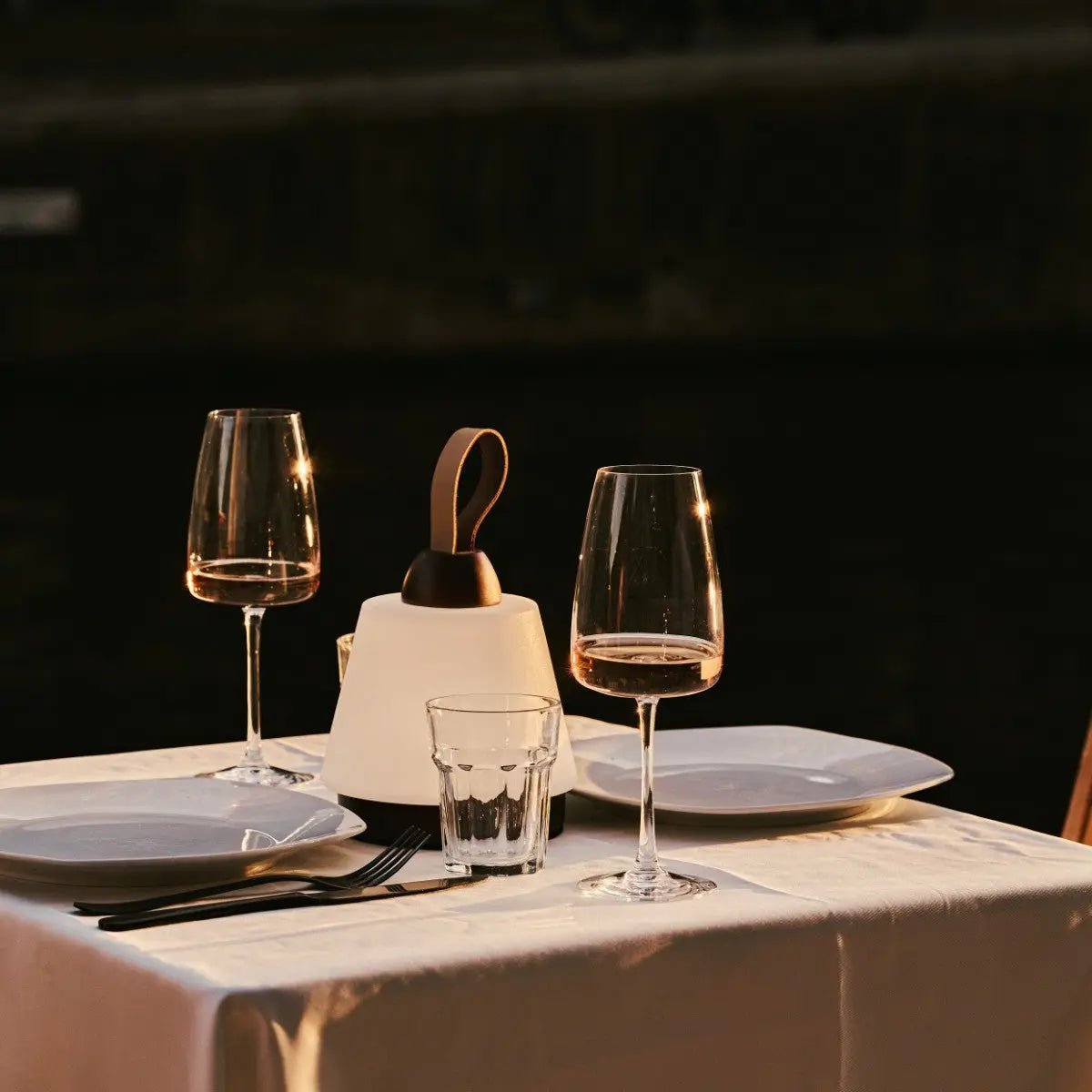 Liv donkerbruine oplaadbare lamp – leren band, dimbaar, 3 lichtmodi, draadloos