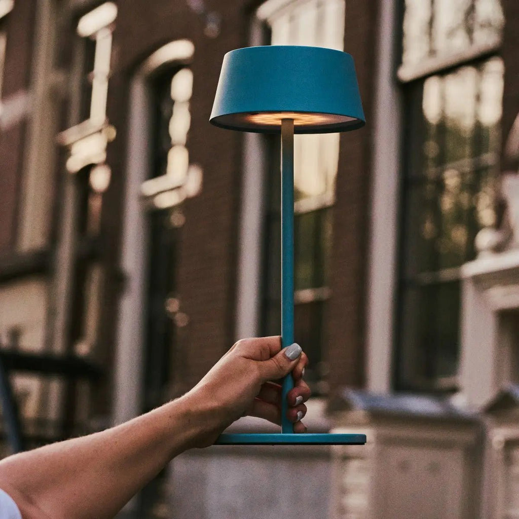 Hugo Amsterdams Blauwe Oplaadbare Ijzeren Tafellamp - Dimbaar, Stijlvol & Snoerloos