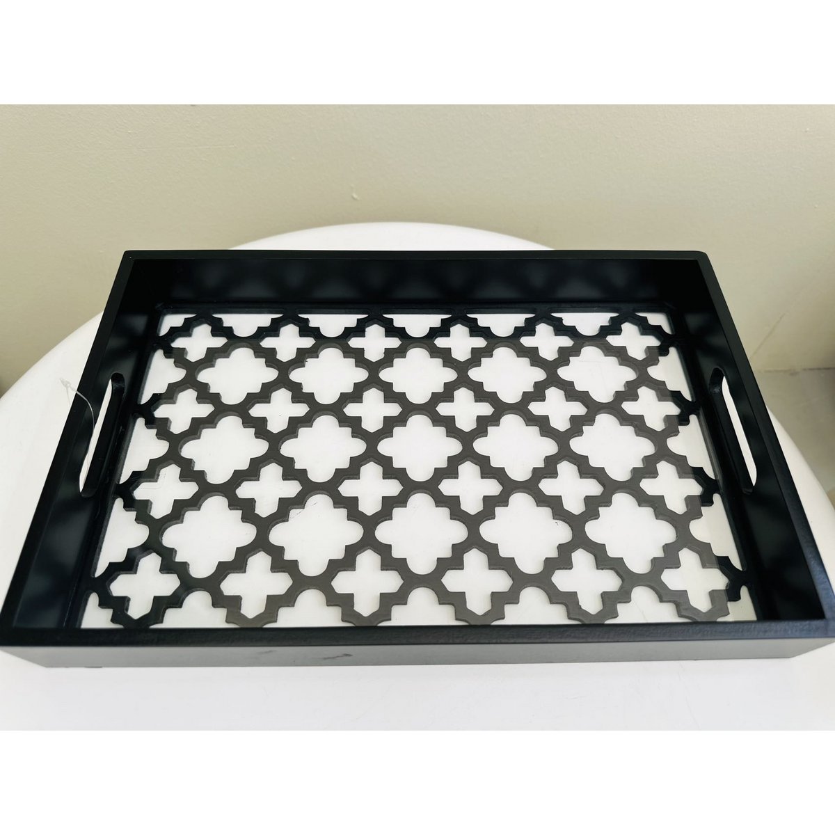 Zwart houten glazen dienblad