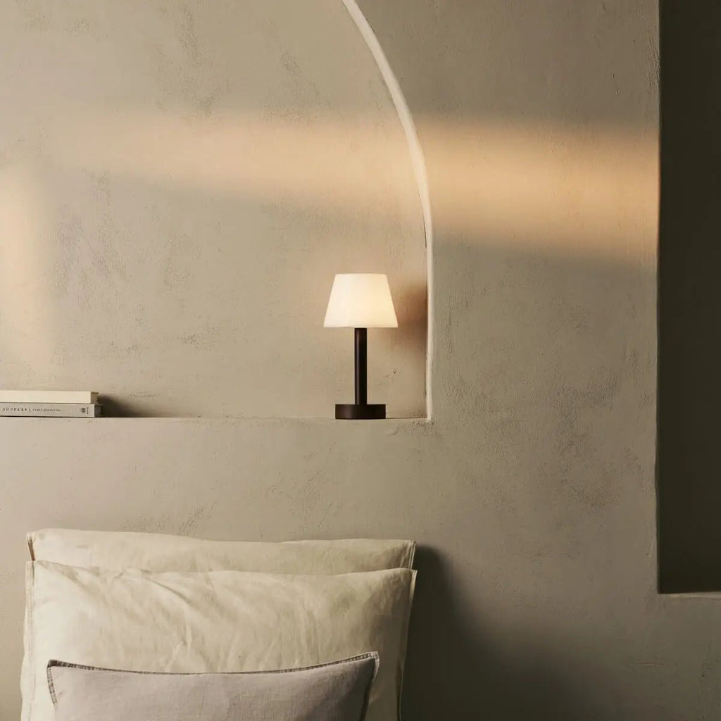 Zoë Donkerbruine Houten Oplaadbare Tafellamp | Dimbaar, USB-C, batterijduur van 80 uur