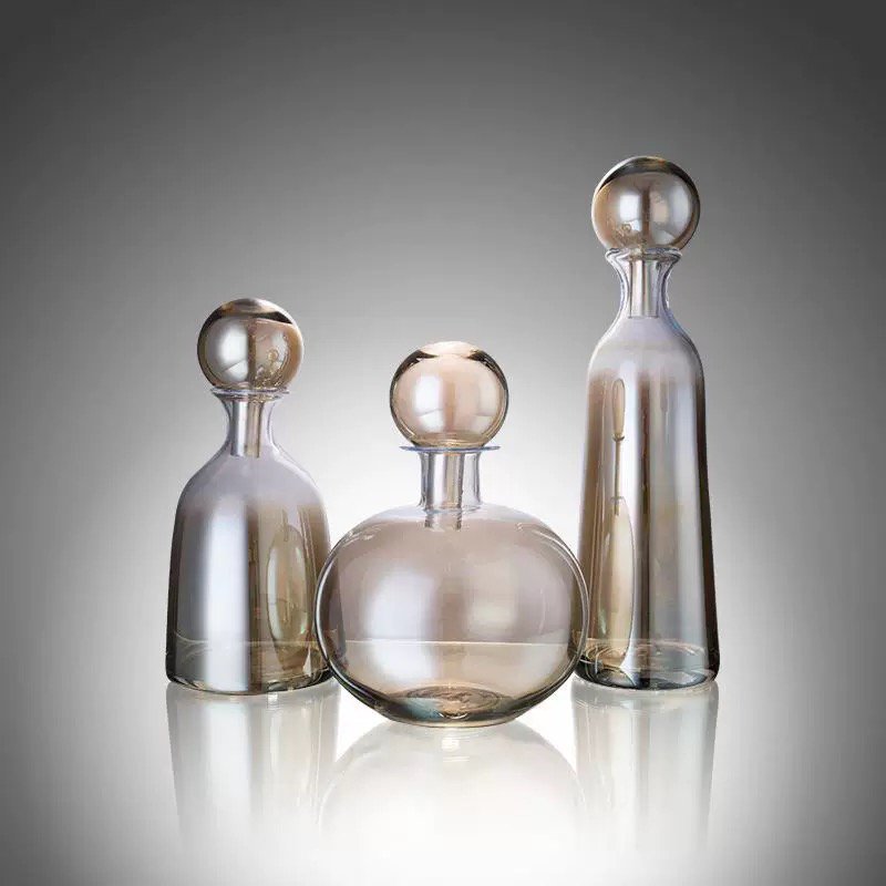 Amberkleurige glazen flessen