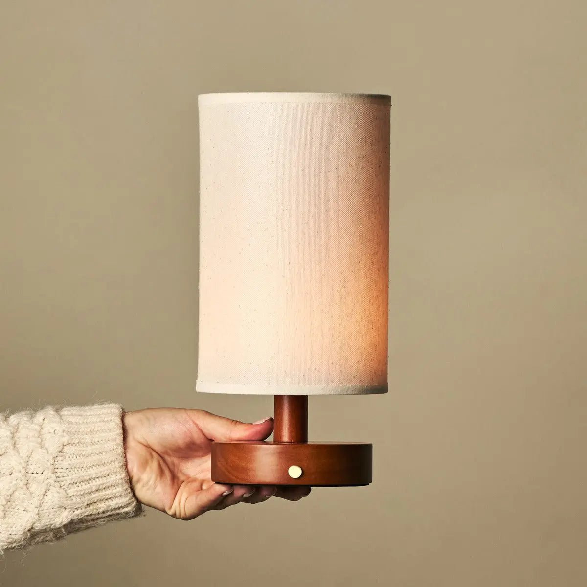 Ben Kastanjebruine houten tafellamp – Oplaadbaar, dimbaar, USB-C-voeding