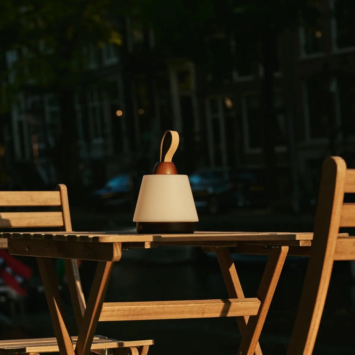 Liv donkerbruine oplaadbare lamp – leren band, dimbaar, 3 lichtmodi, draadloos