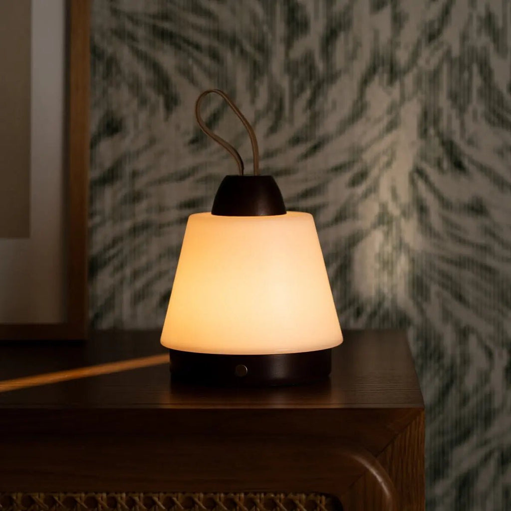 Liv donkerbruine oplaadbare lamp – leren band, dimbaar, 3 lichtmodi, draadloos