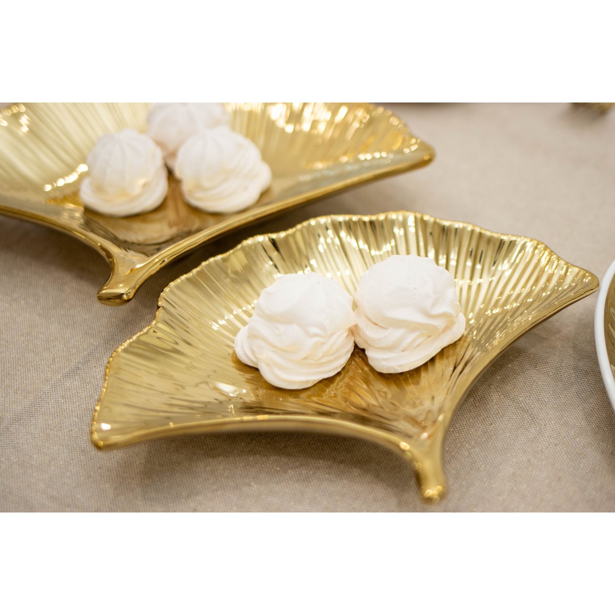 Ginkgo -bekers in gouden keramiek - veel van 2