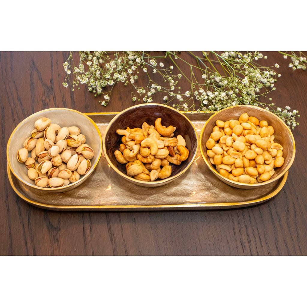 Aperitief set van 3 kopjes op ovaal plateau