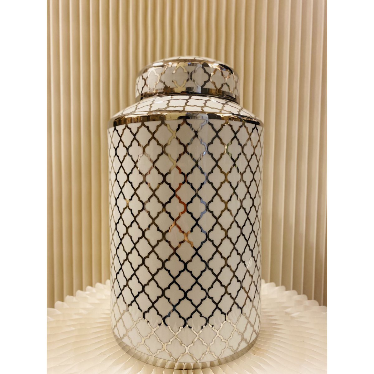 Keramieken pot wit goud (klein formaat: H*30 B*15)