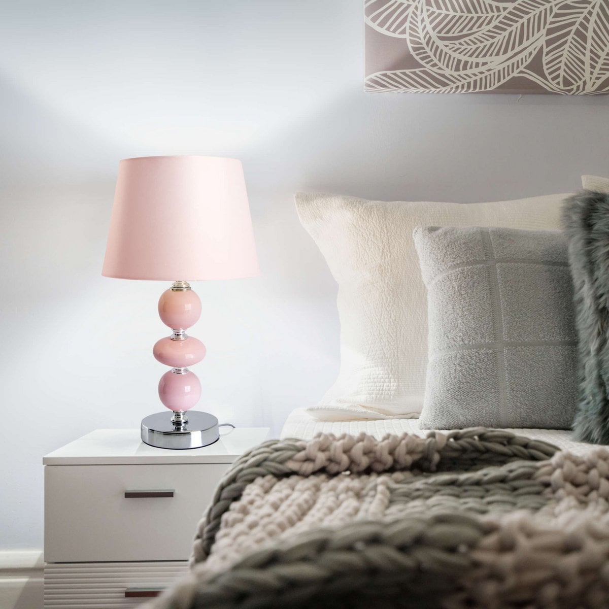 Liv · Houten tafellamp met linnen kap — roze