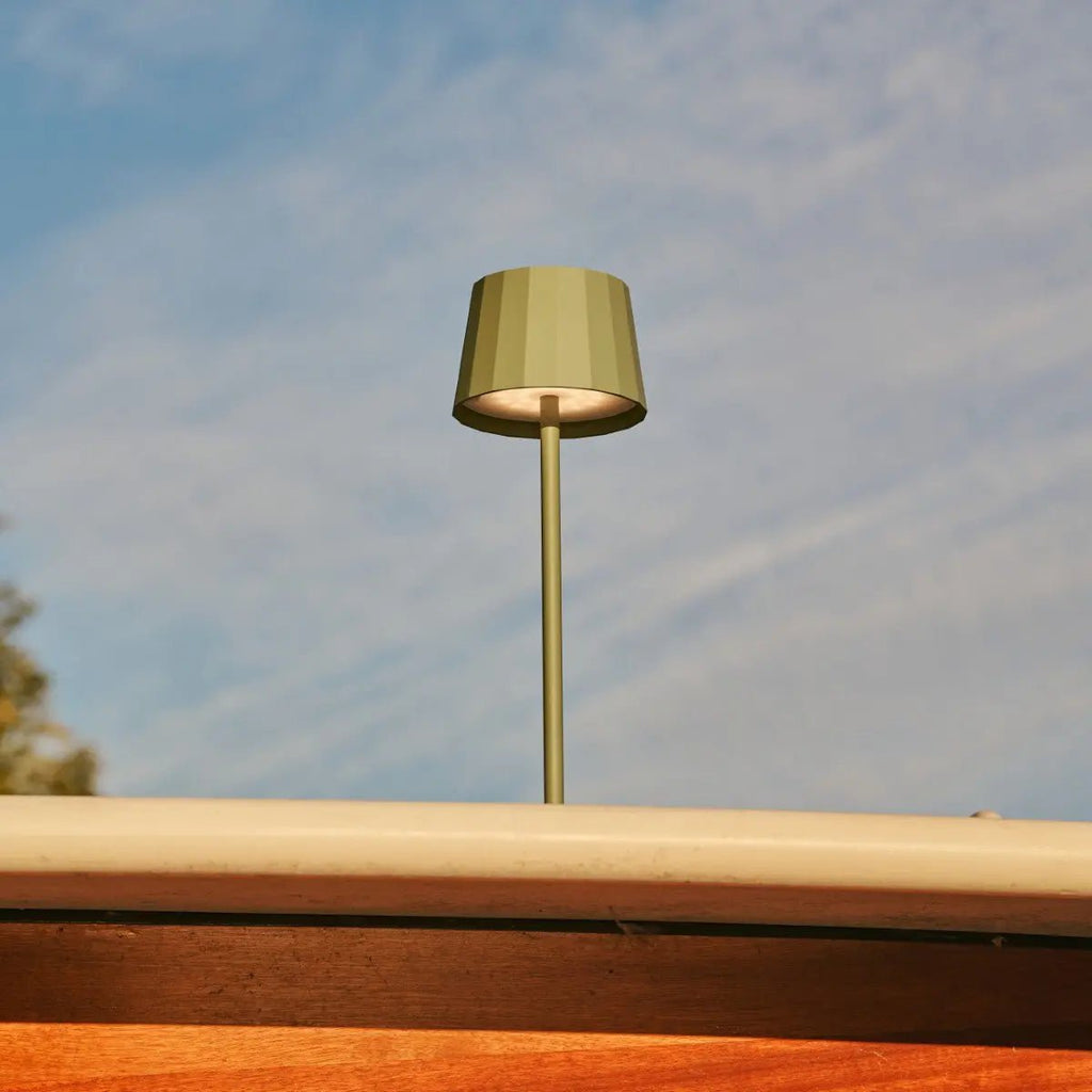 Wouter salie groen oplaadbare tafellamp-draadloos opladen, dimable, 120 uur batterijduur