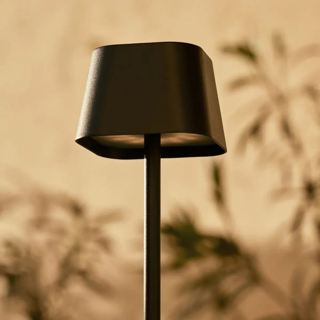 Ava Zwarte Oplaadbare Tafellamp | Slanke draadloze verlichtingsoplossing