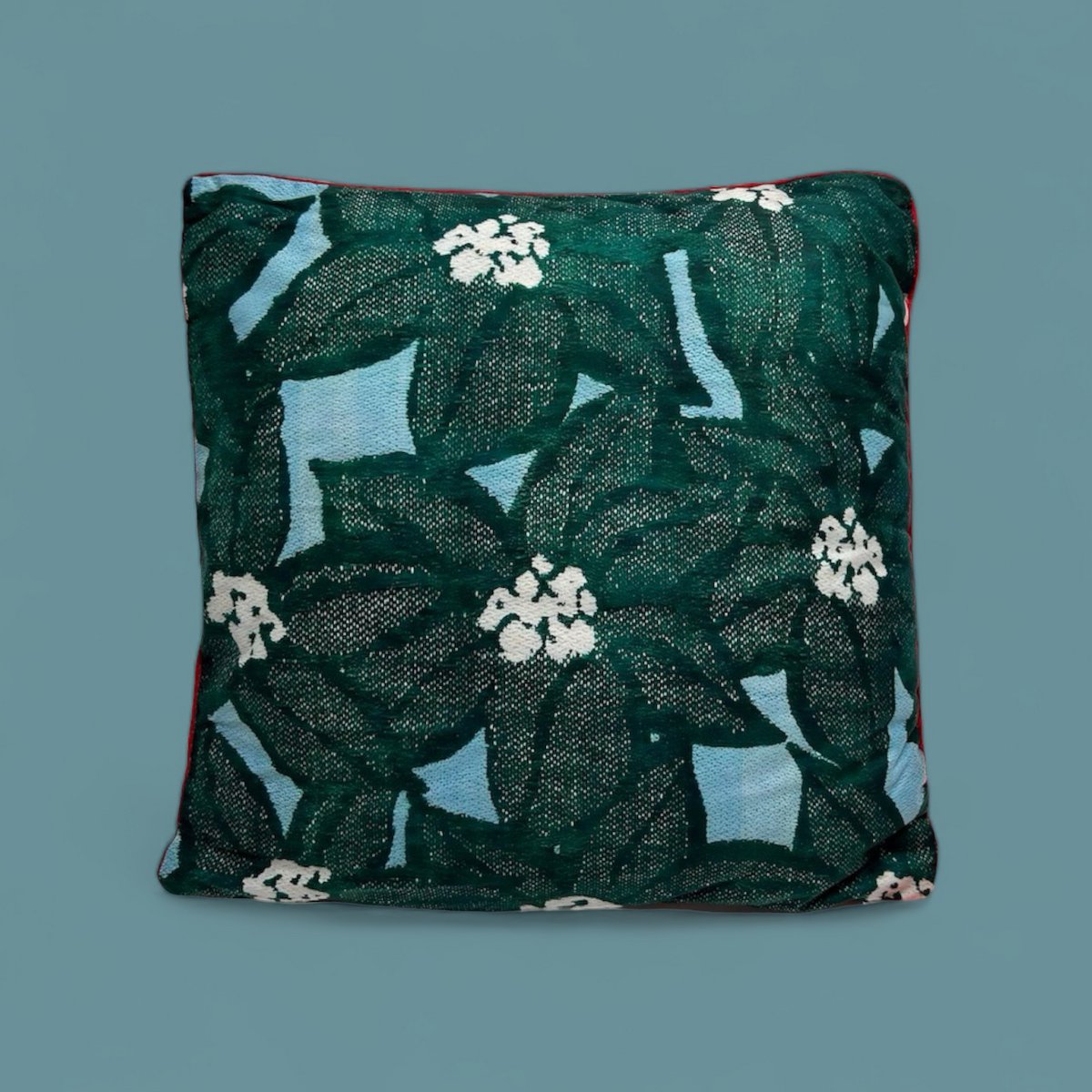 Sierkussen 45*45 De kussenhoes wordt geleverd met vulling en is voorzien van een ritssluiting.