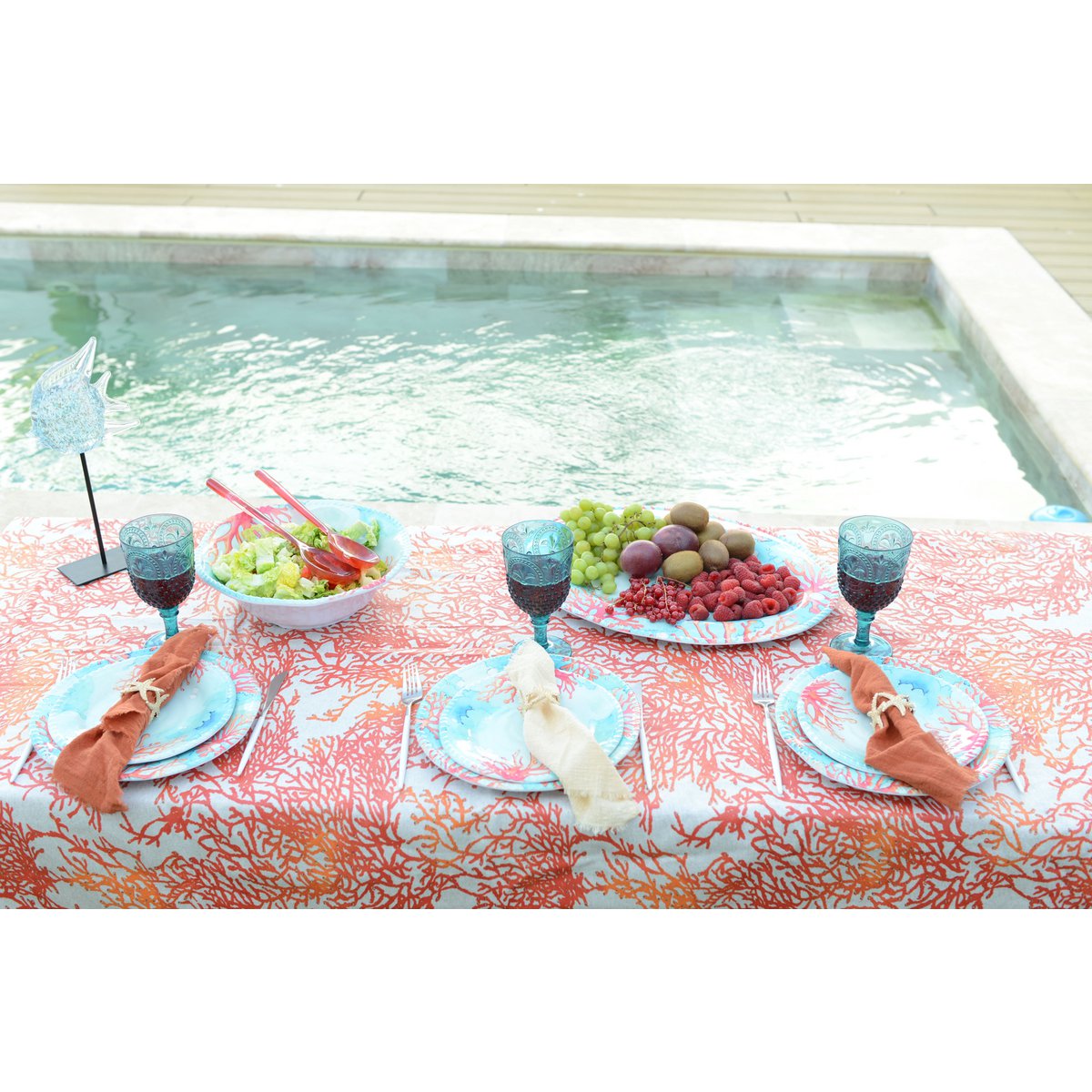 Decoratief blauw glas en transparant metaal