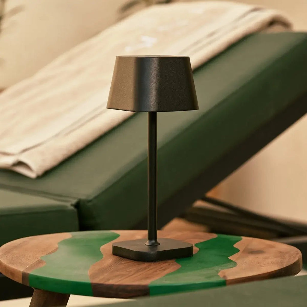 Ava Zwarte Oplaadbare Tafellamp | Slanke draadloze verlichtingsoplossing