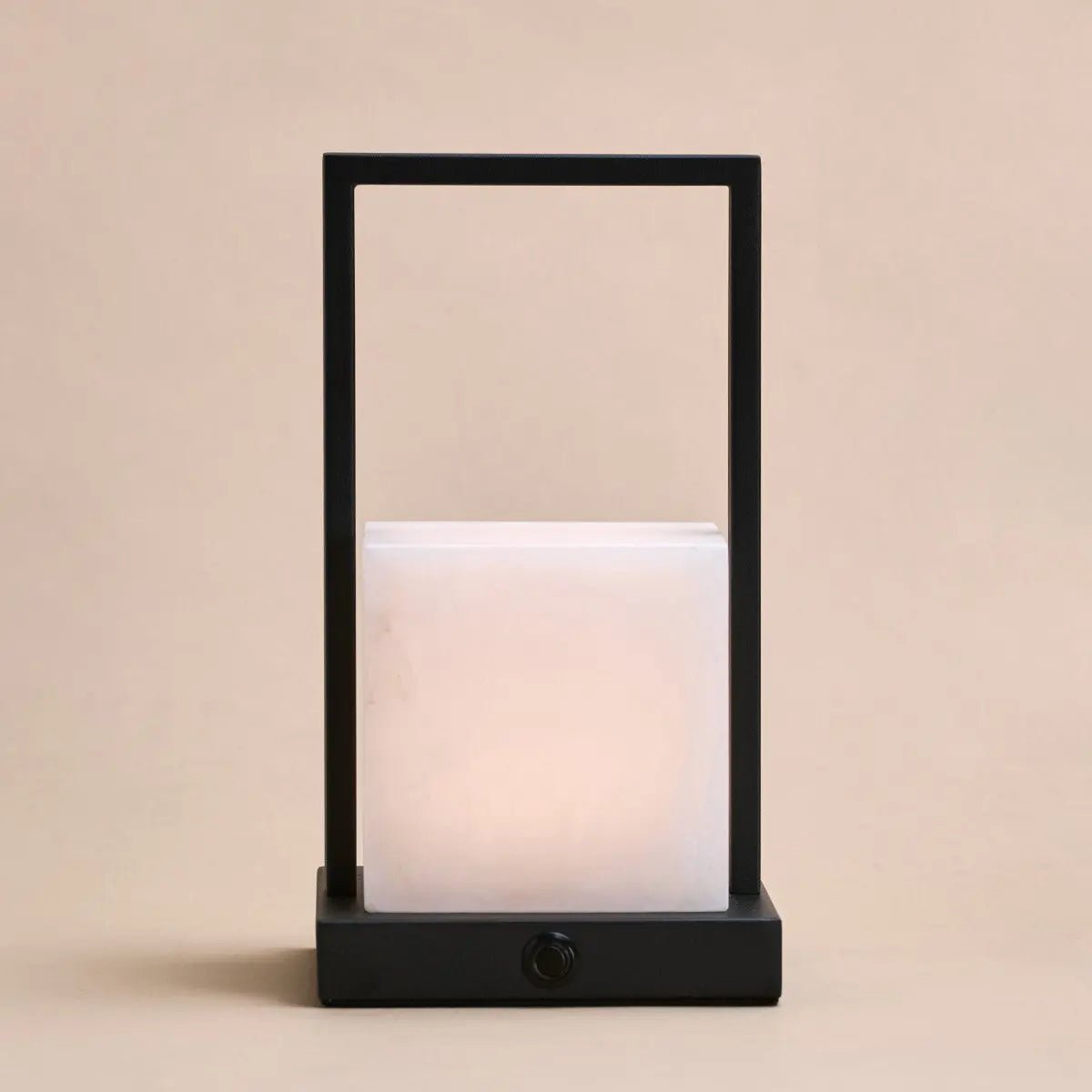 Nola oplaadbare tafellamp gemaakt van albast. Drie lichtmodi en oplaadbaar