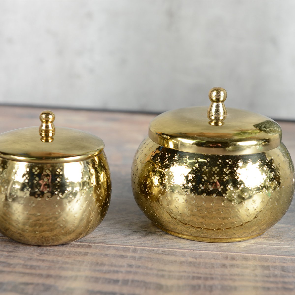 Groot model gouden ronde kaars