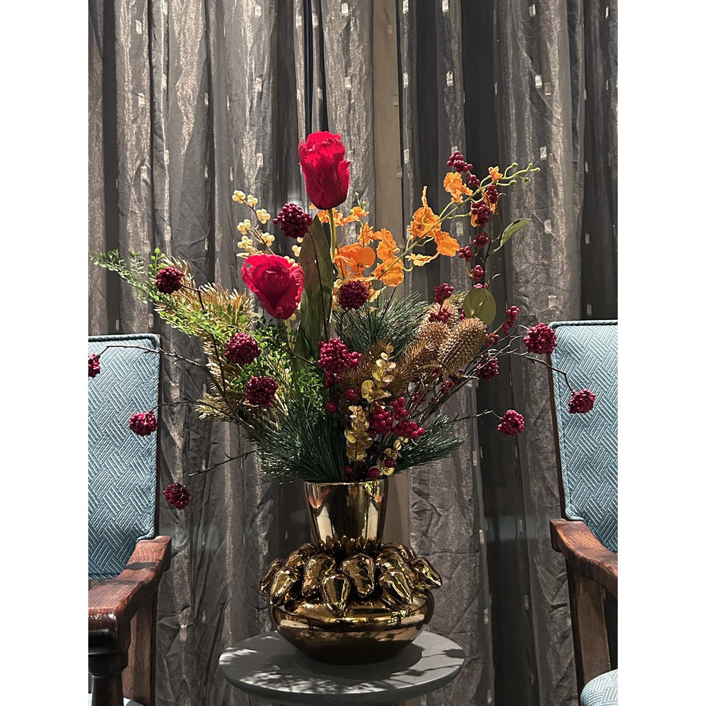 Hand Made Golden Strawberry size:22*23 Hoog