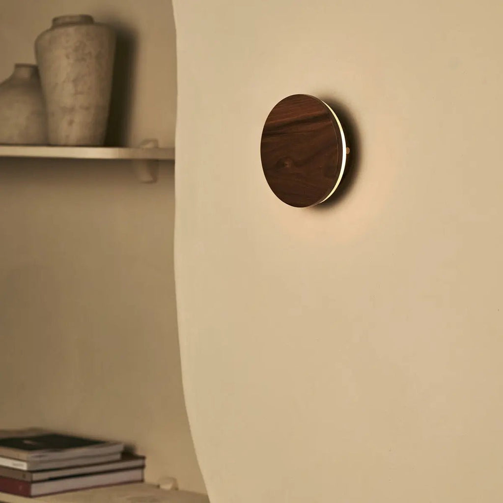 Lou Walnut draadloos wandlicht - oplaadbaar en dimpelbaar met aanraakregeling