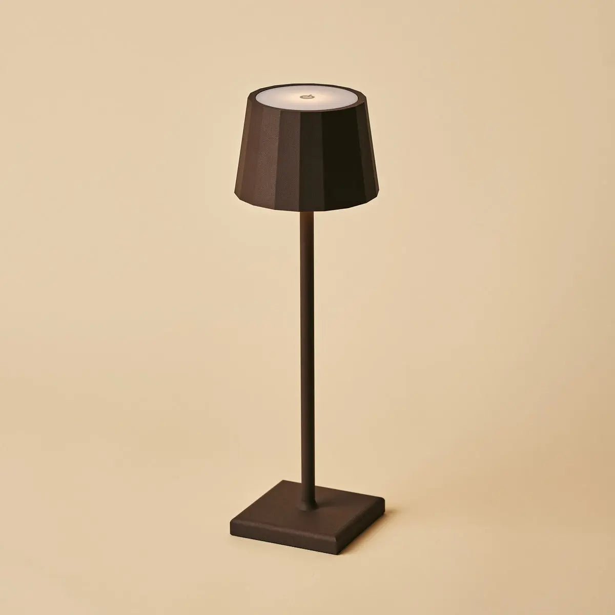 Wouter Mocha Brown oplaadbare tafellamp-Draadloos opladen, dimable, 120 uur batterijduur