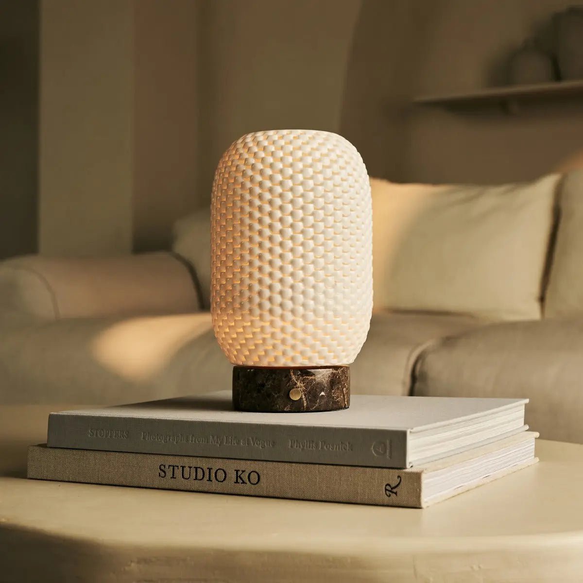 Aurora marmeren draadloze tafellamp in 3D-geprinte porselein-oplaadbaar, dimbaar en tot 100 uur licht