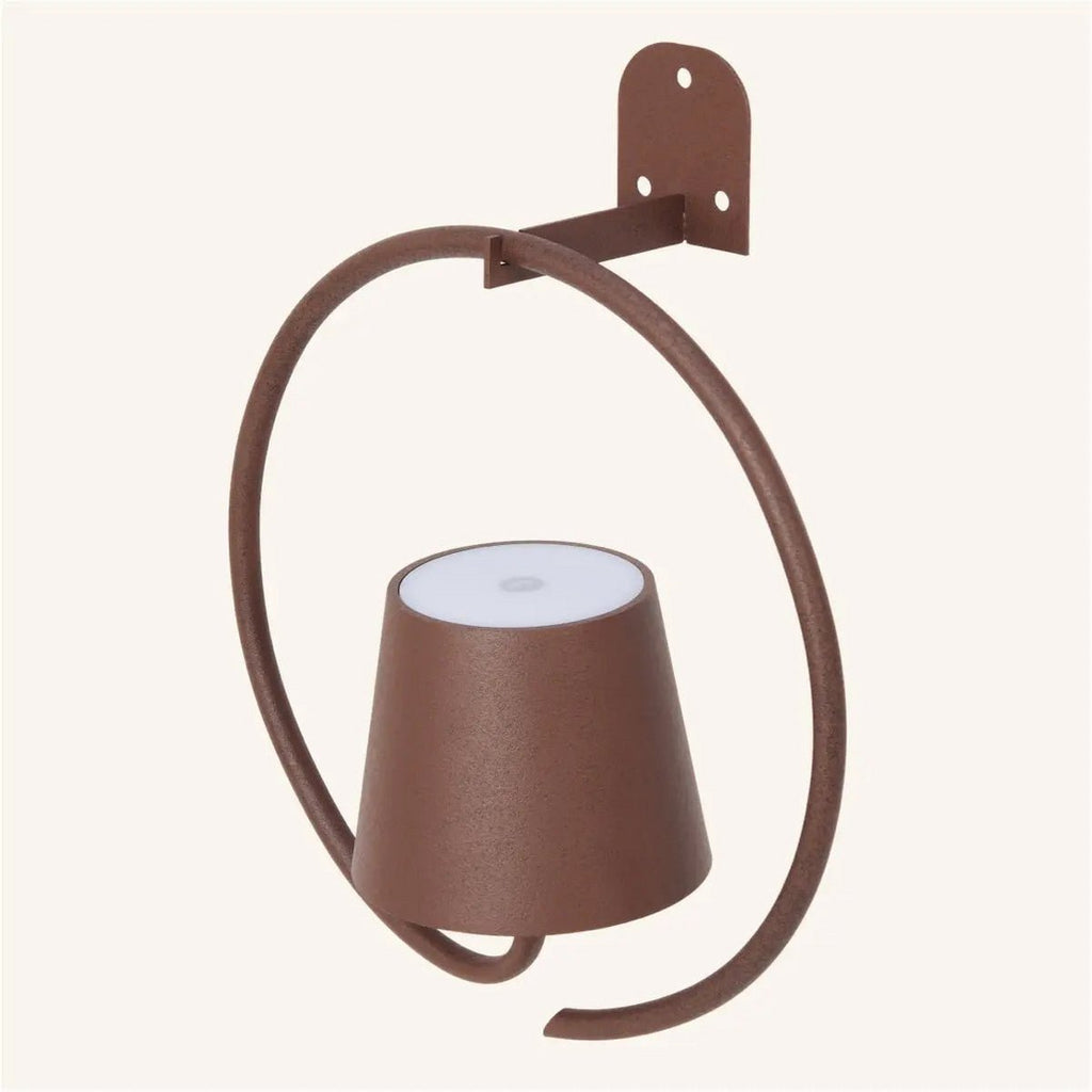 Cielo donkerbruine oplaadbare metalen wandlamp – draadloos, dimbaar en stijlvol