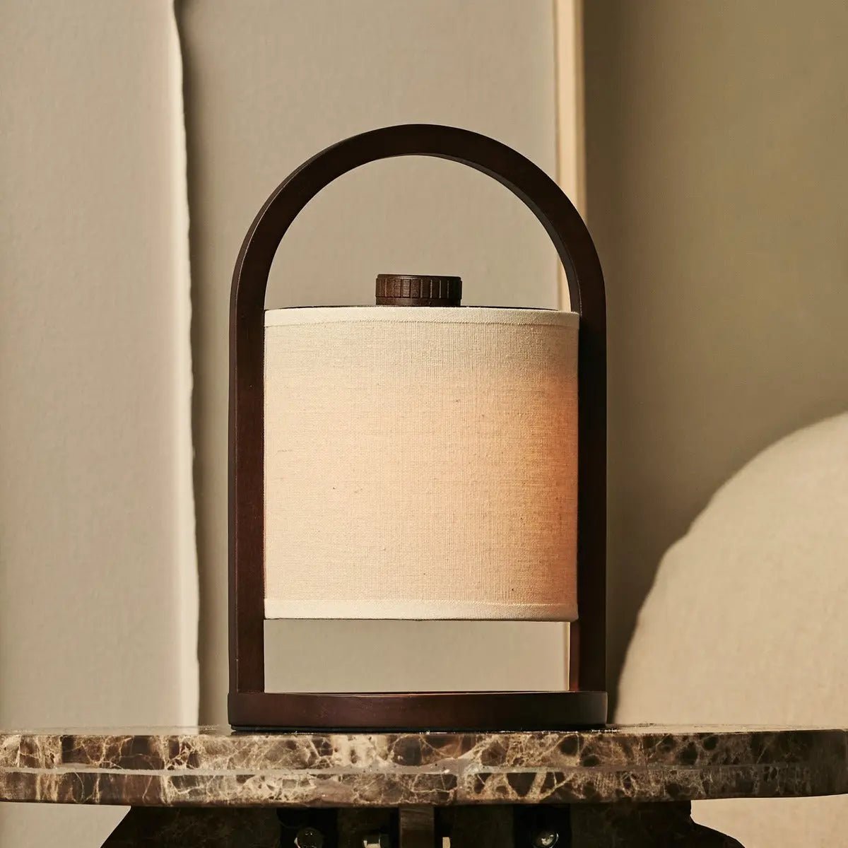 River Donkerbruine Draadloze Houten Lamp – Oplaadbaar & Dimbaar