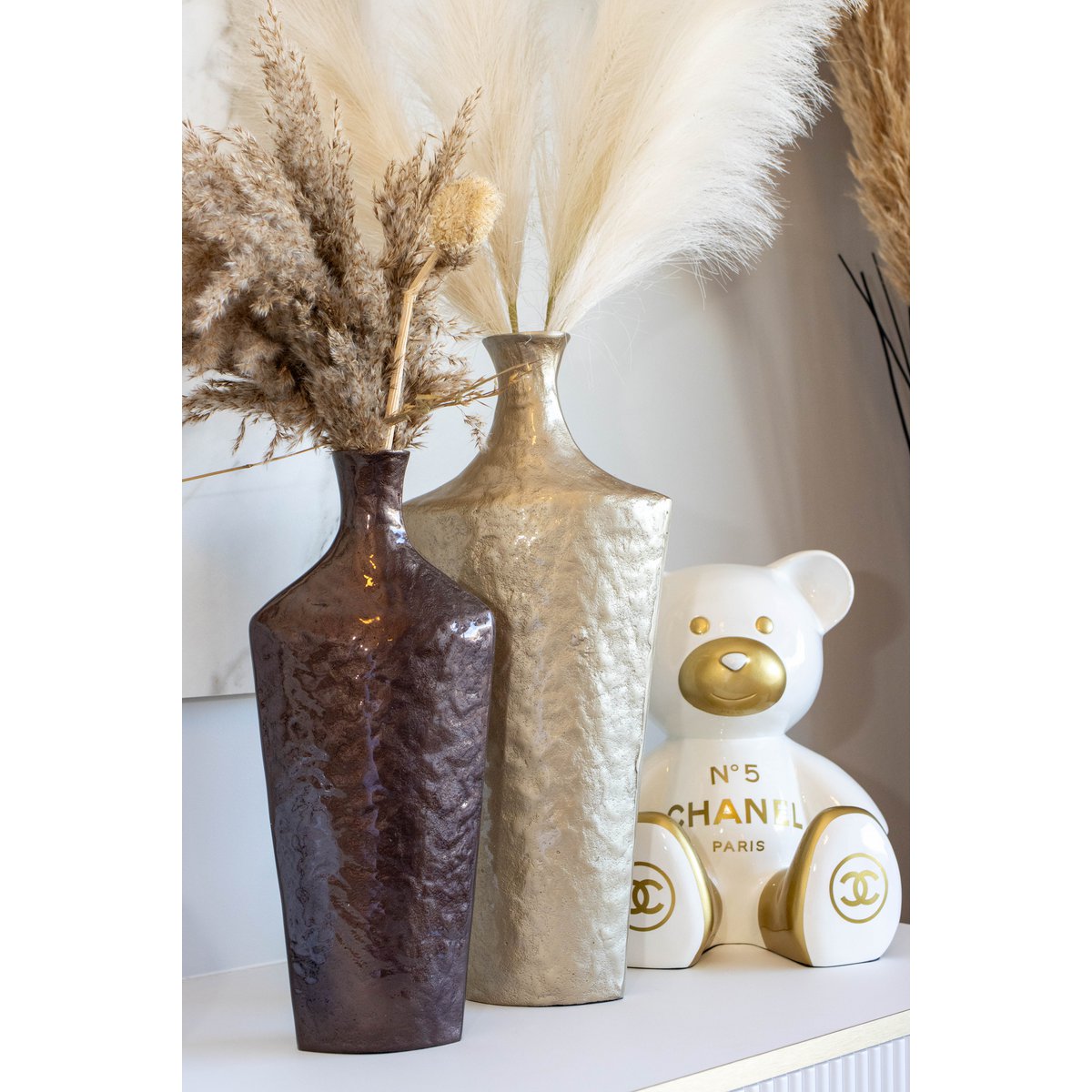 Bruine vaas in aluminium 17x8x40,5 cm