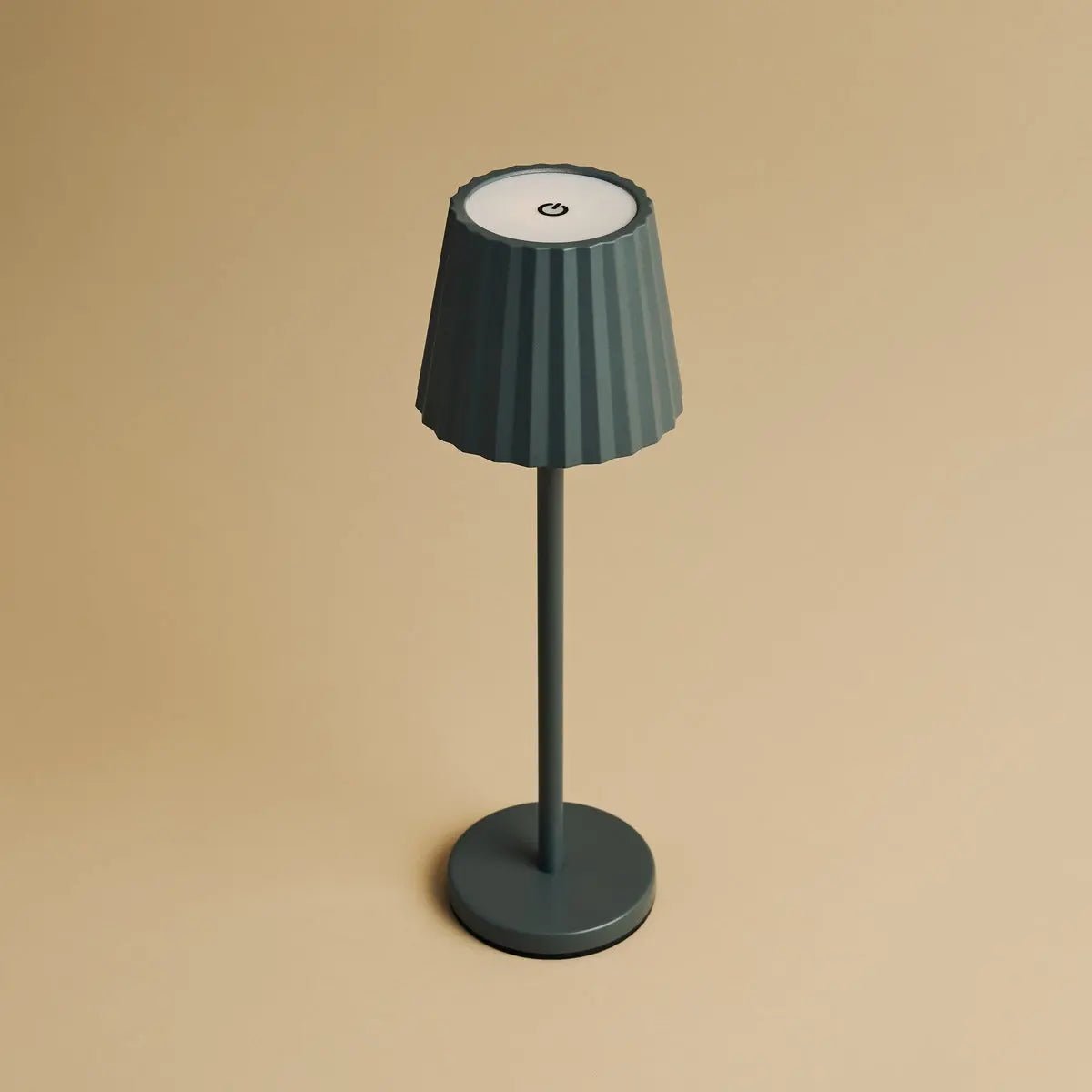 Combi Set Professional-4 X Maya Stone Gray Oplaadbare tafellampen en 1 x Amstel Wireless Laying Station met Qi-Technology