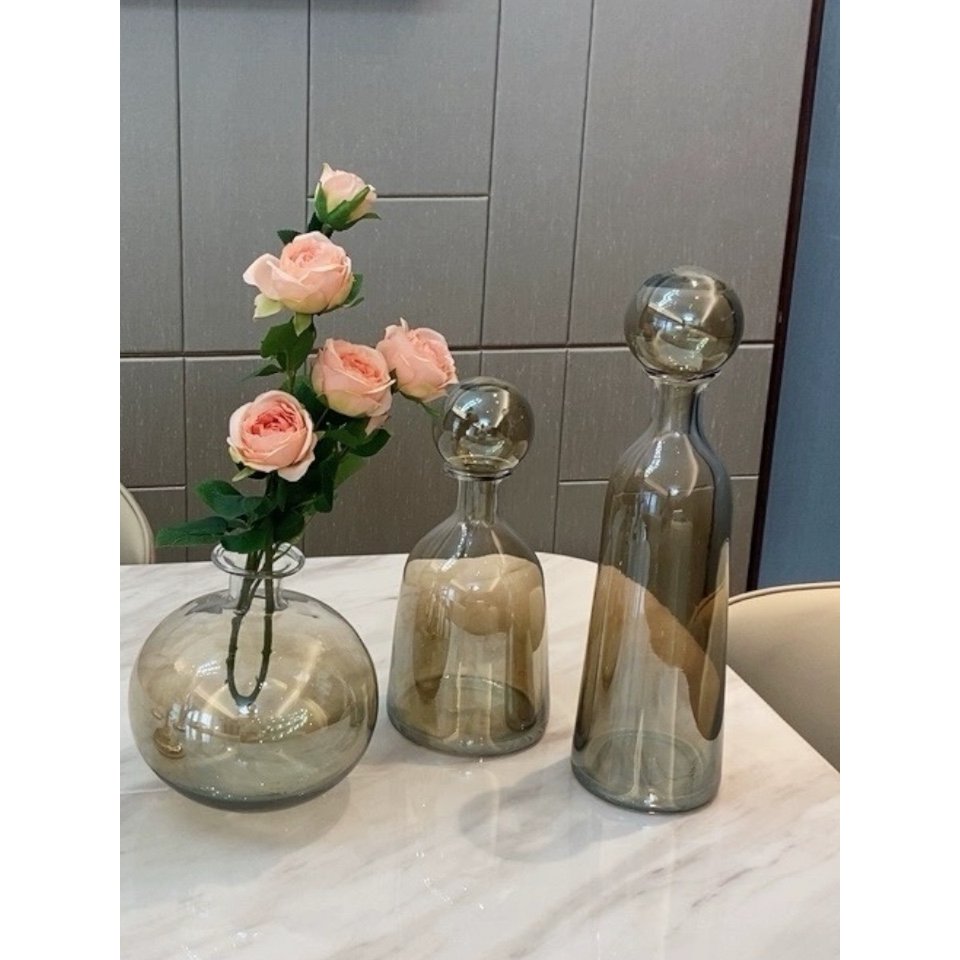 Amberkleurige glazen flessen