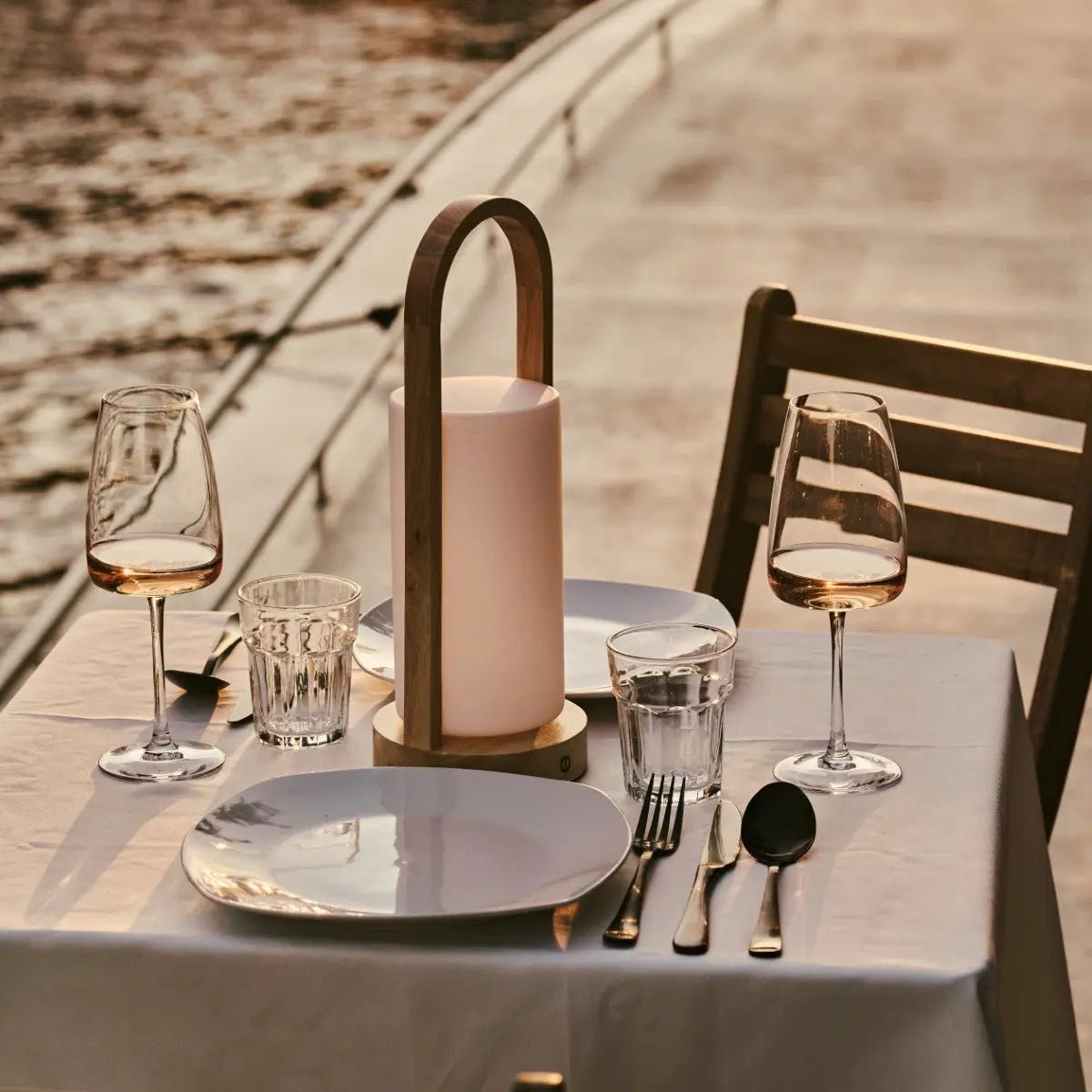 Evie Lichtbruine Oplaadbare Houten Tafellamp – Dimbaar & Snoerloos