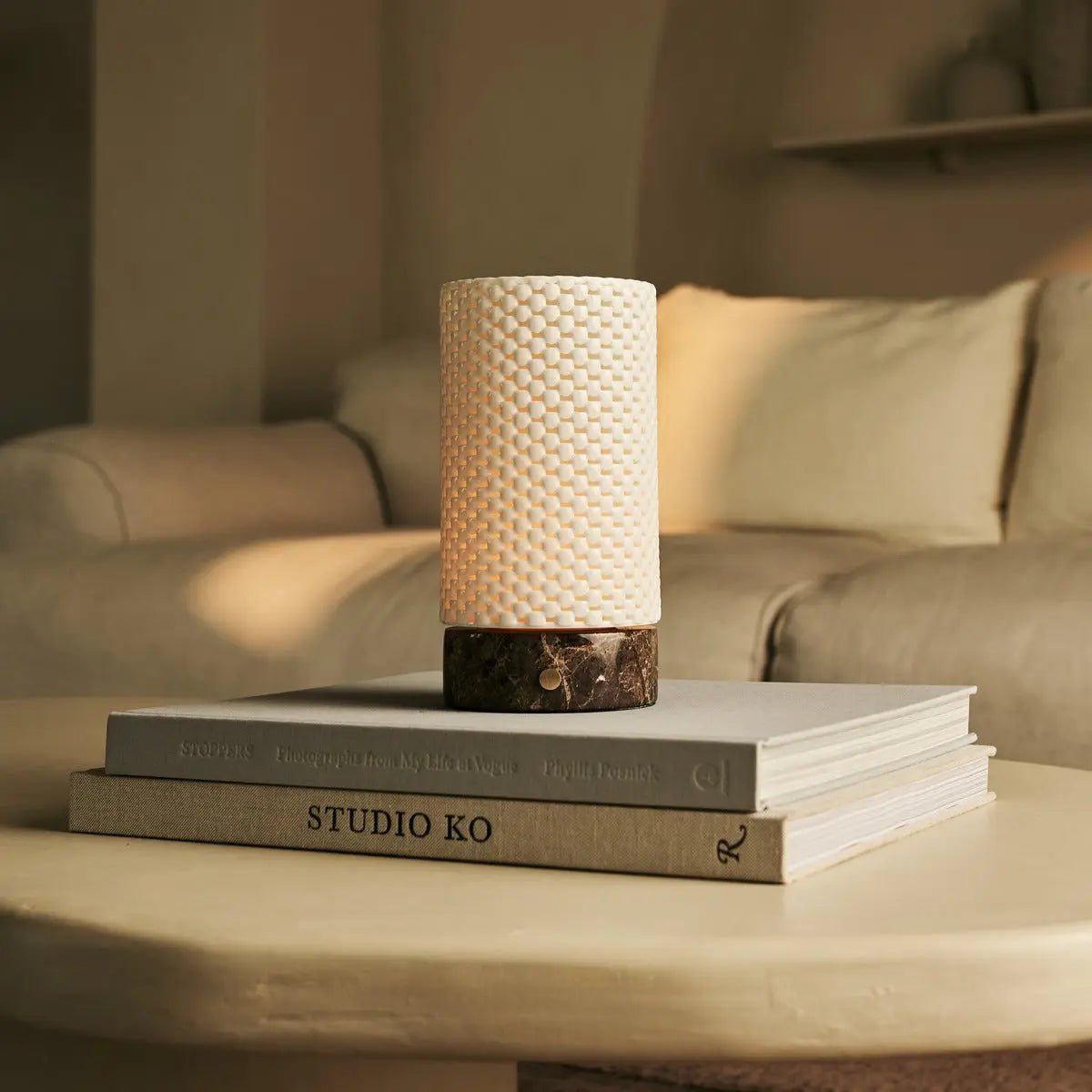 Luna marmeren oplaadbare tafellamp in 3D-geprinte porselein-draadloos, dimbaar en tot 100 uur licht