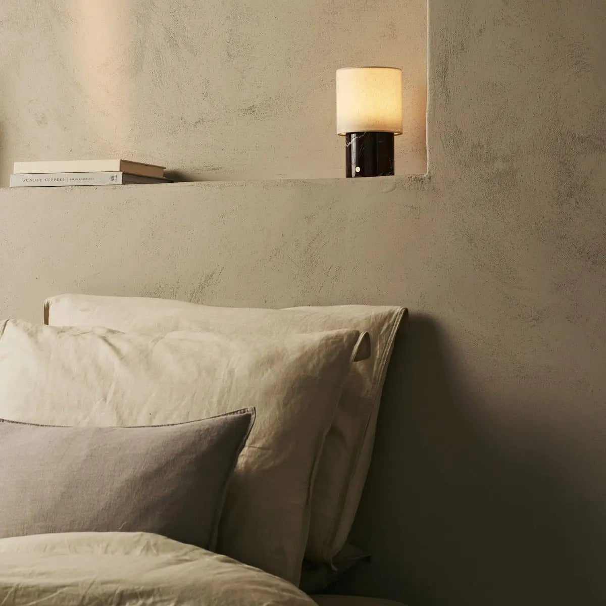 Dou Black / Nero Marquina - Marmeren oplaadbare tafellamp - draadloos, 3 lichte modi en met linnen verwisselbare lampenkap