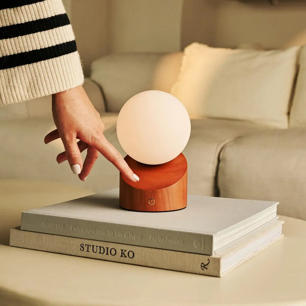 Morris Chestnut Brown Stijlvol oplaadbare lamp-draadloos, dimbaar, milieuvriendelijk ontwerp