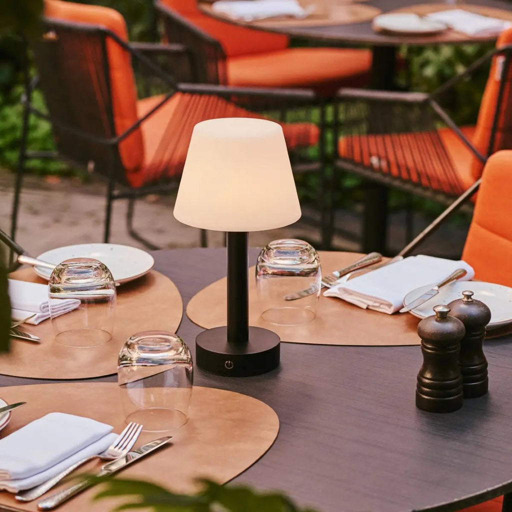 Zoë Zwarte Houten Oplaadbare Tafellamp | Dimbaar en draagbaar | Batterijduur van 80 uur