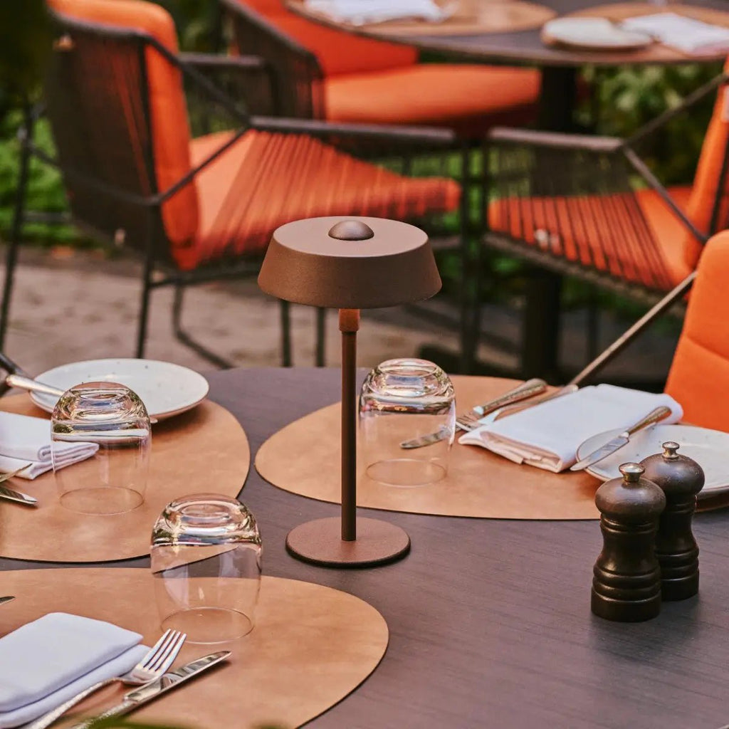 Luca Mocha Brown - USB -oplaadbare lamp L Minimalistisch, speels en dimpelbaar