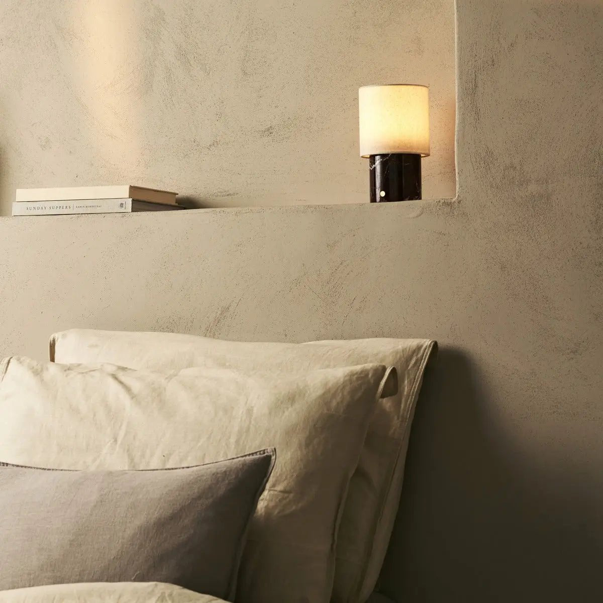 Onoda Black / Nero Marquina - Marmeren oplaadbare tafellamp - met linnen verwisselbare lampenkap en oplaadbaar ontwerp