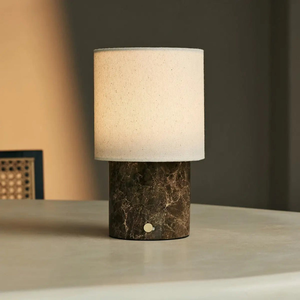 Dou Brown / Emperador Donker - Marble oplaadbare tafellamp - Draadloos, 3 lichte modi en met linnen verwisselbare lampenkap