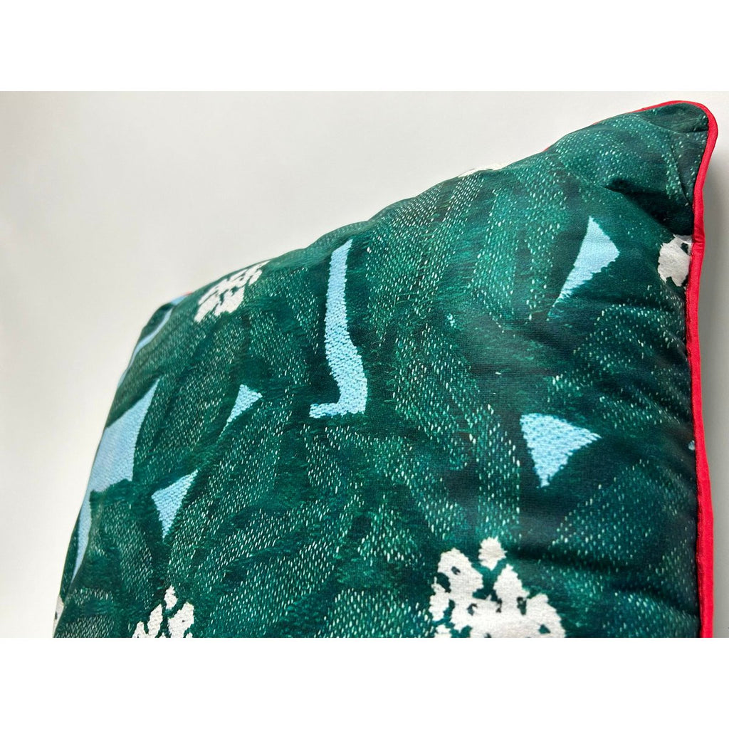 Sierkussen 45*45 De kussenhoes wordt geleverd met vulling en is voorzien van een ritssluiting.