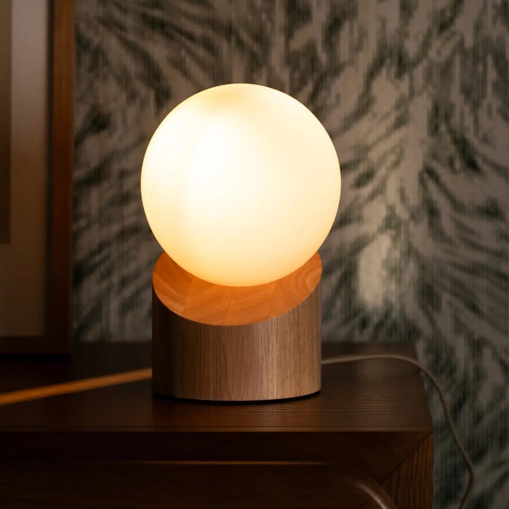 Quin lichtbruine houten lamp met koord - duurzaam rubberwood en matglas